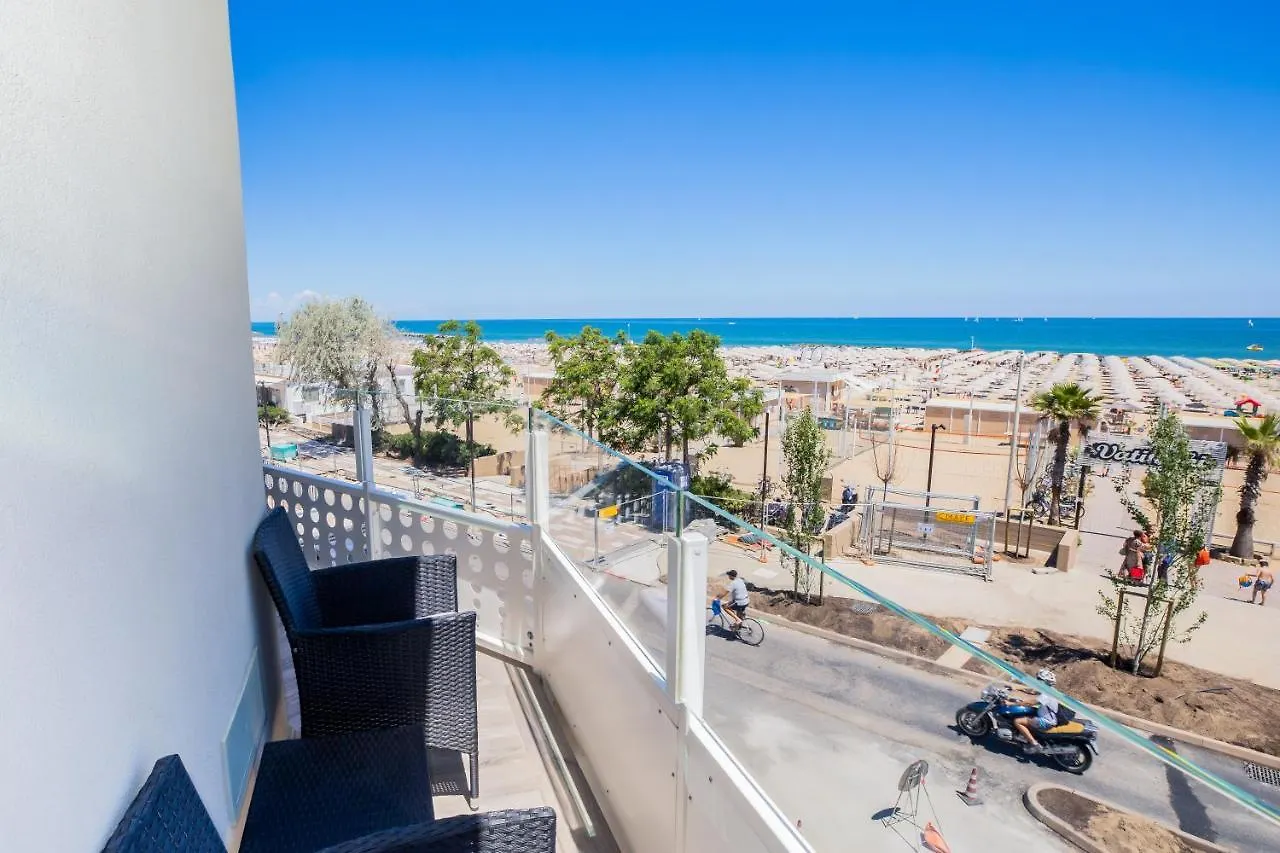 Hotel Baby Rimini 4*,