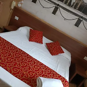 Corvetto Corso Lodi Отель Милан