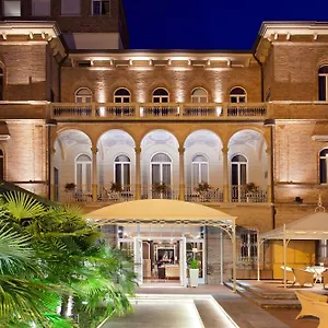 Отель Adriatica Ambienthotels