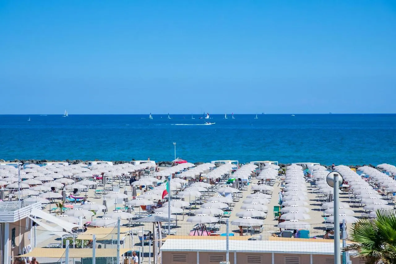 Hotel Baby Rimini 4*,  İtalya