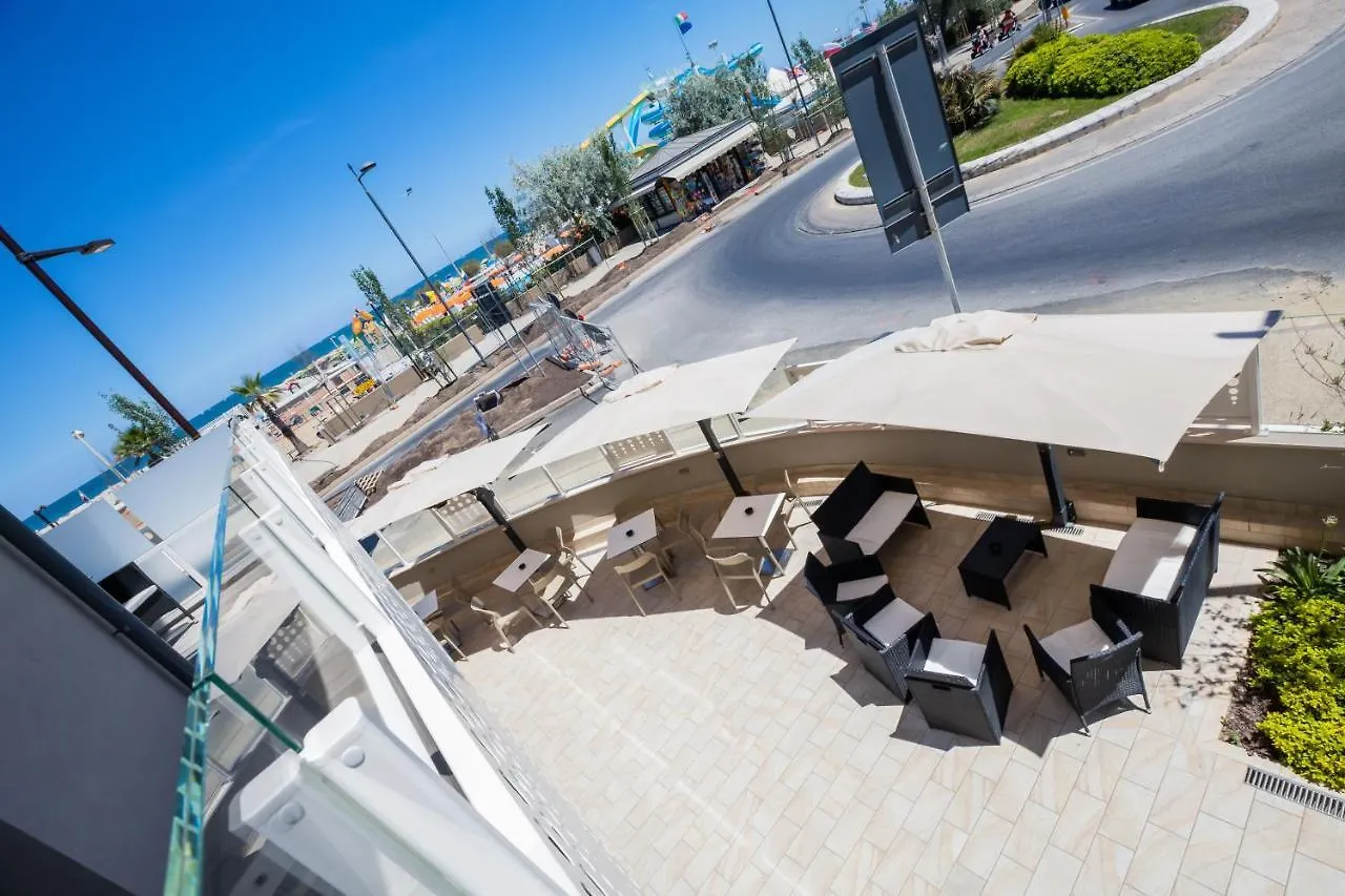 Hotel Baby Rimini 4*,  İtalya